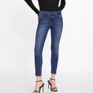 Zara Mid Rise Skinny Jeans